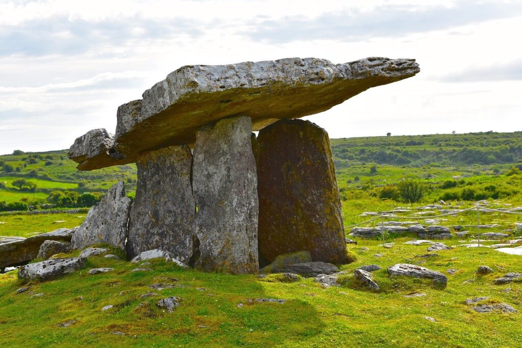 tomb, portal, dolmen-2405547.jpg